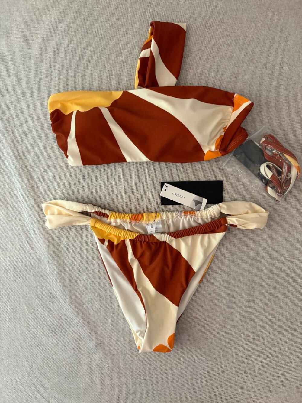 NWT Gianni Bini Cheeky Retro Print Bikini Set top XS/ bottom L